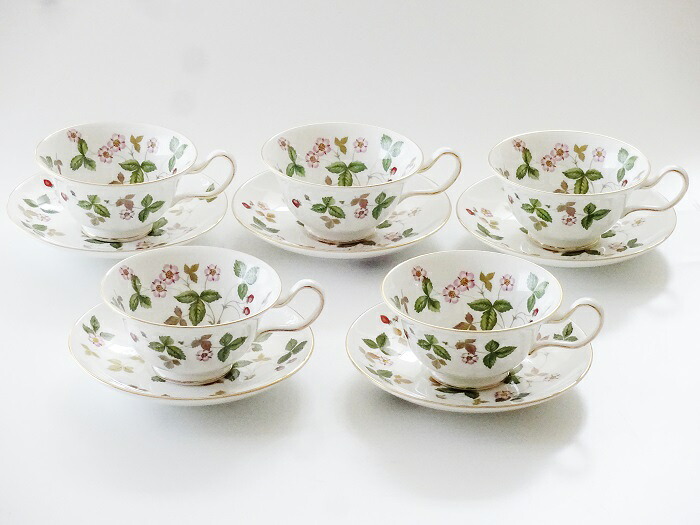 ウエッジウッドWEDGWOOD　ワイルドストロベリー　ティーカップ＆ソーサー　ピオニー５客セット【ブランドボックス付属】【御結婚御祝・内祝・新築御祝・還暦御祝・御礼・寿・ギフト包装可能】｜輸入洋食器・雑貨の神戸セレクト