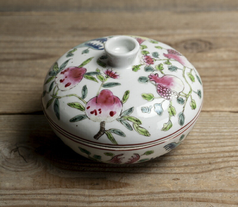 骨董皿　清朝期 粉彩花文輪花小皿　中国古玩 美術皿　 一枚 美しさの価値とは?】清朝粉彩花鳥紋輪花皿 乾隆帝時代 - ANTIQUE