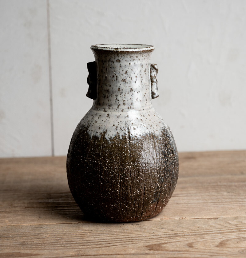作家○萩焼白釉耳付花入○ | 波多野善蔵 | 陶器 | 作家物 | 【美術】【中古】【総額3,980円以上お買い上げで送料無料】【三浦古美術WEB】2403