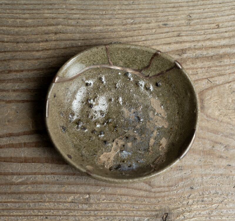 骨董○古唐津呼継小皿○青唐津 / 呼継あり / 発掘品 | 桃山時代-16世紀頃 | 陶器 | 食器【古美術】【骨董】【中古】【3,980円以上で送料無料】【三浦古美術WEB】2409