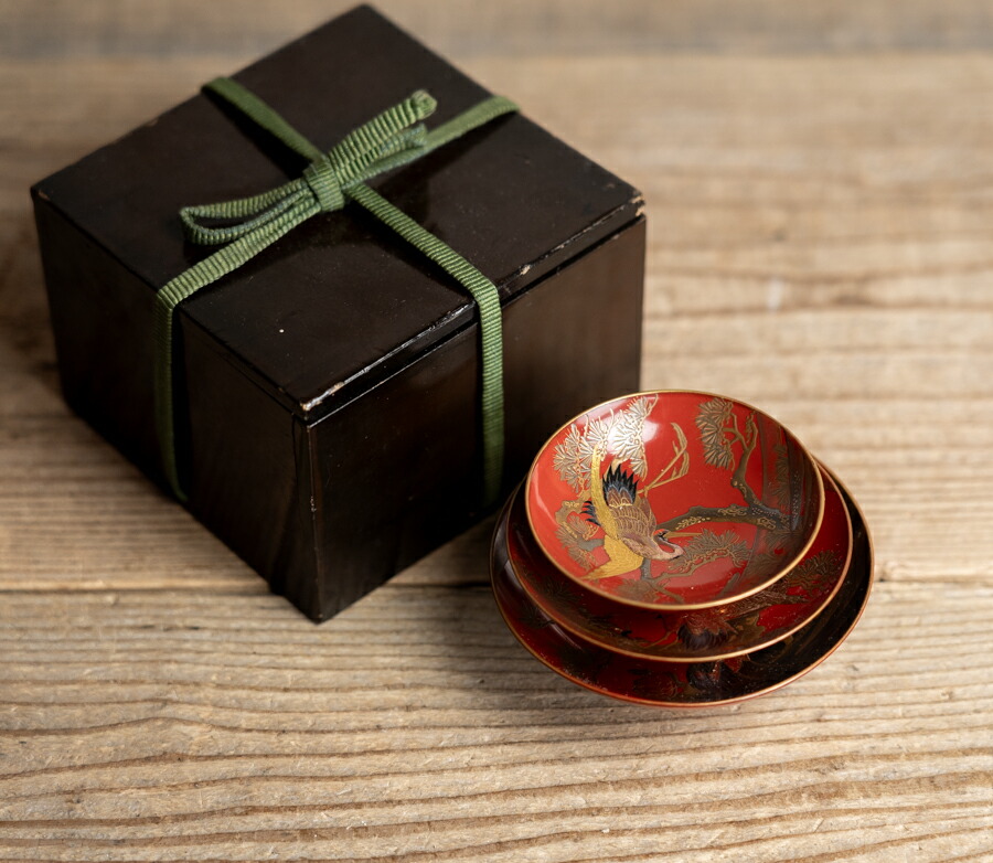 骨董○朱漆金蒔絵松鶴文盃 / 三つ組○金箔 | 明治時代-19世紀頃 | 漆器 | 酒器【古美術】【骨董】【中古】【3,980円以上で送料無料】【三浦古美術WEB】2502