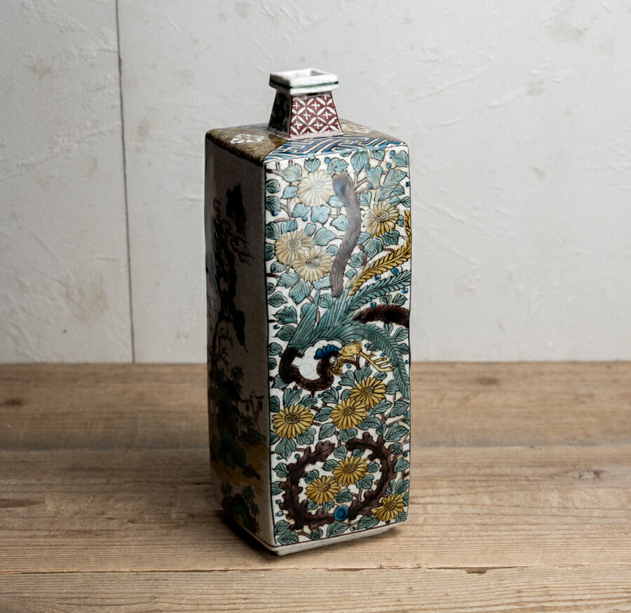 骨董○九谷焼色絵四方型瓶○ | 20世紀頃 | 磁器 | 酒器 / 花器 / 飾り【古美術】【骨董】【中古】【3,980円以上で送料無料】【三浦古美術WEB】2501
