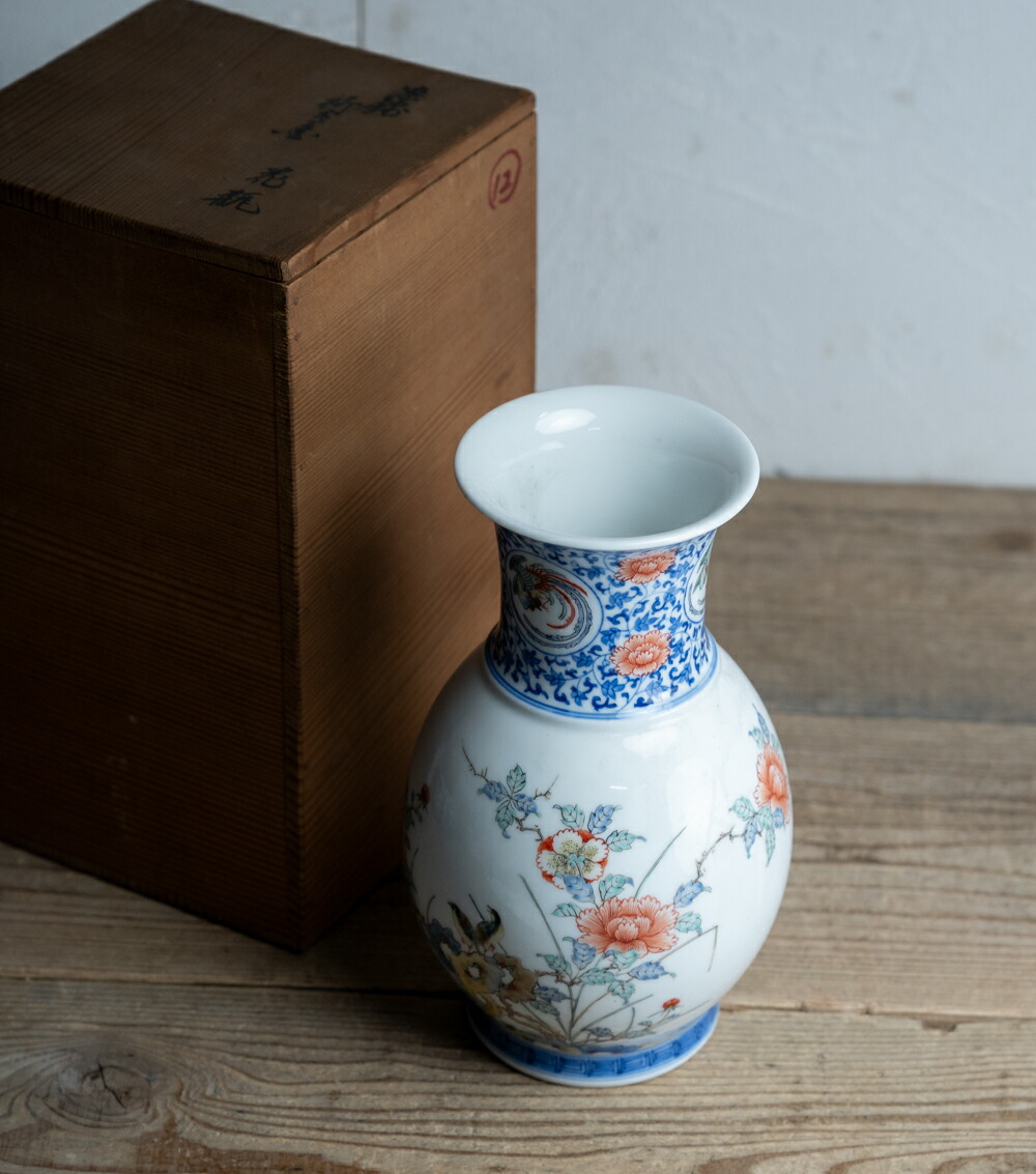 楽天市場】骨董○伊万里染付花蝶文花瓶○ | 明治時代-19世紀頃 | 肥前