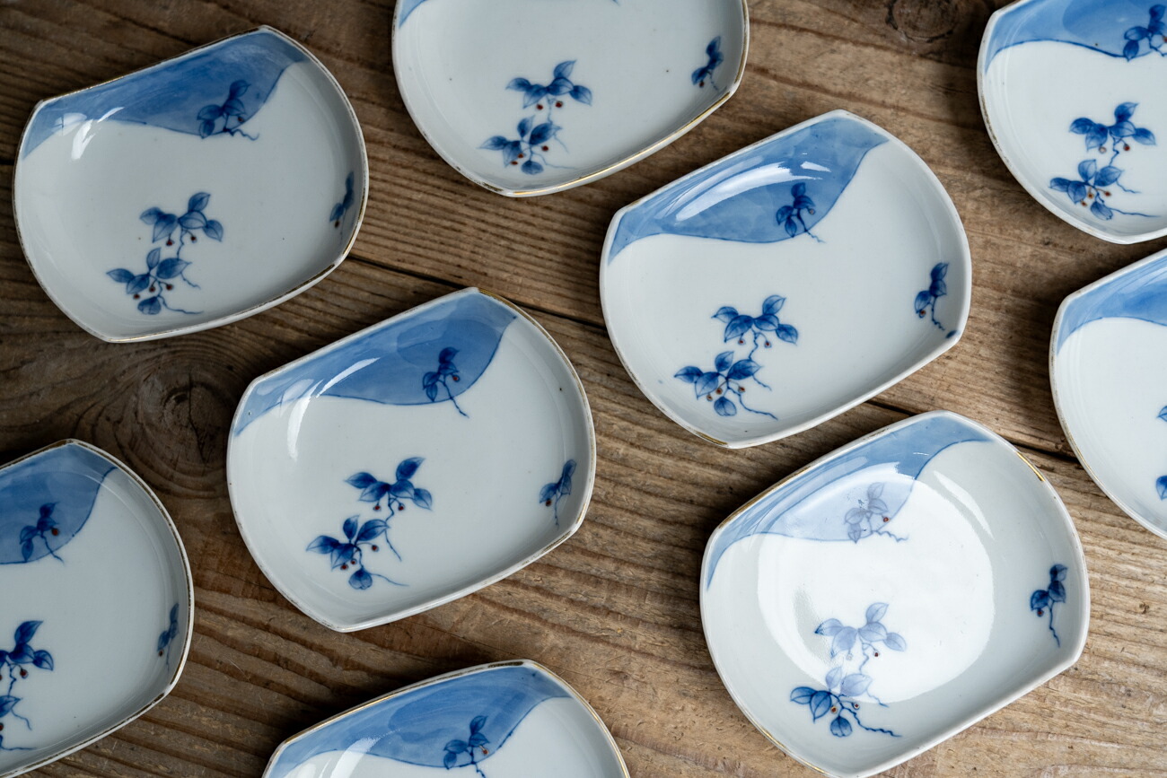 楽天市場】作家○柿右衛門錦牡丹文鉢○渦福 | 菓子器 / 十二代柿右衛門