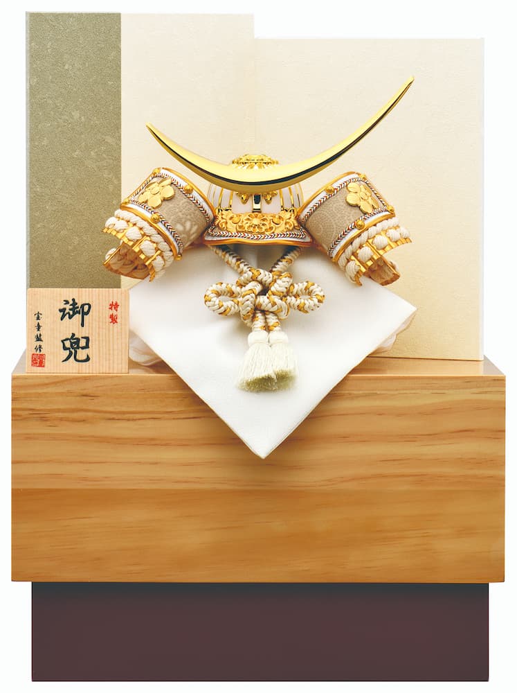 2024年 宝童新作 パウダーコンパクト 五月あやつり人形 兜飾りつけ 納める飾りつけ 白金白伊達兜 5号