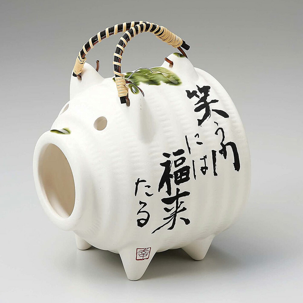 秀楽 在銘　鏡蓋 根付「貧乏長屋の夏の夕景 豚型蚊遣り器の図」 あかえびす堂 たなごころ 蚊遣り豚と破れ団扇の図 鏡蓋