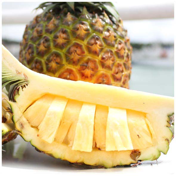 【送料無料】 タダオゴールド ３玉 ４ｋｇ（１玉１．３～１．５ｋｇ）　 【沖縄県産　やんばる産　タダオゴールド　ゴールドバレル　玉城忠男　パイナップル　パイン最高級パイン 】