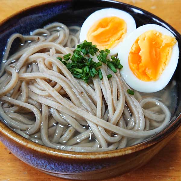 楽天市場 沖縄本島北部 伊平屋産もずく使用 もずくうどんセット ３束つゆ付き ６人前ギフトbox入り 沖縄県 伊平屋村 伊平屋島 伊平屋 もずく モズク 太もずく ふともずく フトモズク 海藻 うどん 麺 こだわり農家 こだわり食材沖縄