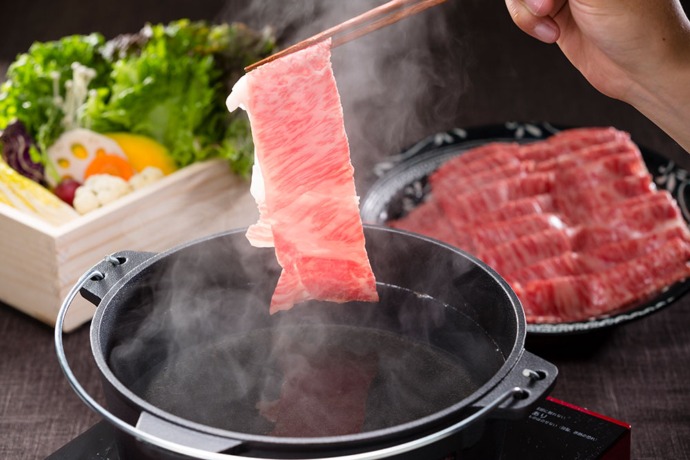 オリーブ牛(金ラベル)すき焼・しゃぶしゃぶ 750g (送料無料)岡山県 牛肉 特選 贈答 ギフト お中元 お歳暮