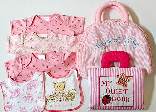 布絵本MY QUIET BOOKピンクストライプバッグマザーズバッグ"My Sweet Baby"肌着ボディ肌着3着組&おまけ付きビブ2枚組MY SWEET BABY ギフトセットfor Girls女の子用選んで!!無料ギフトラッピング|こども生活クラブ