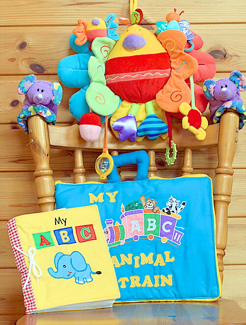 布絵本布のおもちゃ英語刺しゅう版MY ANIMAL ABC TRAIN ブルー&MY ABC book&ことりのアクティビティトイ・ピヨピヨバード&おまけ付きハートフルギフトセット英語教育幼児教育選んで!! 無料ギフトラッピング|こども生活クラブ