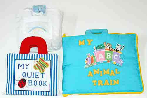 布ピクチャーブックMY QUIET BOOK青碧縞模様\u0026MY ABC ANIMAL TRAIN 青碧\u0026おまけ付き添い人ベビーズバッグプレイ\u0026ラーンギフトセット赤ちゃん受けつたえる選んで!!ギフトラッピング