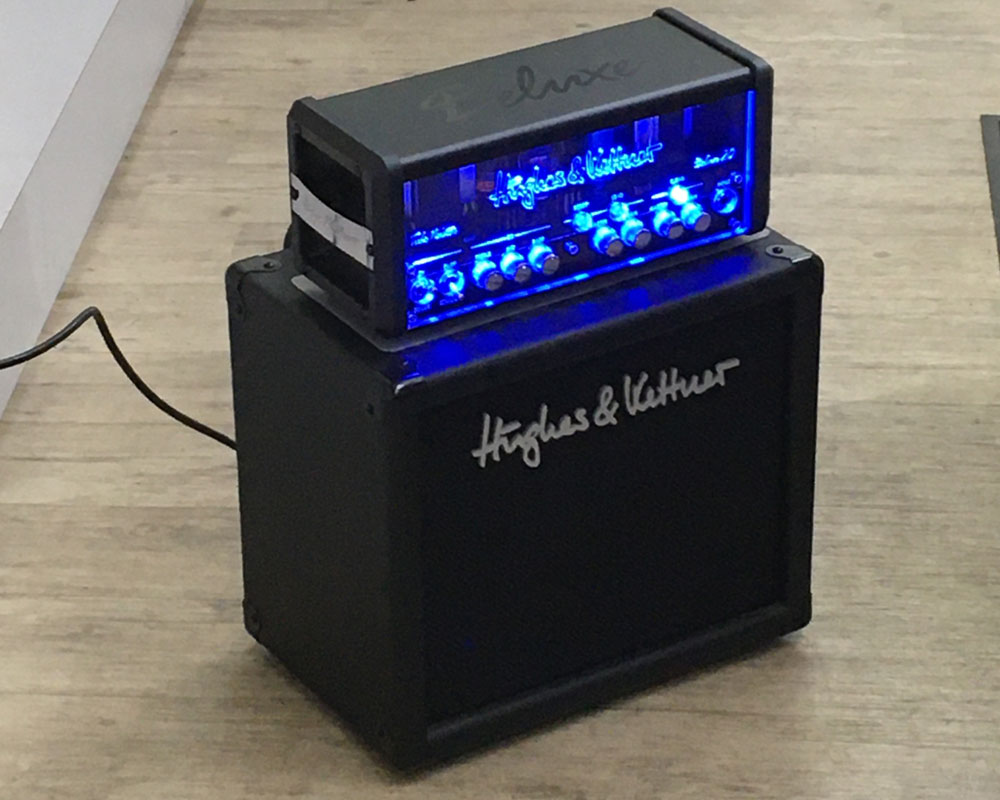 Hughes Kettner Deluxe New ヘッド キャビネット限定特価セット Spケーブル付 光栄堂楽器 超お買い得 ヒュース コンパクト アンプヘッド キャビネットセット Deluxe Tubemeister ギルド