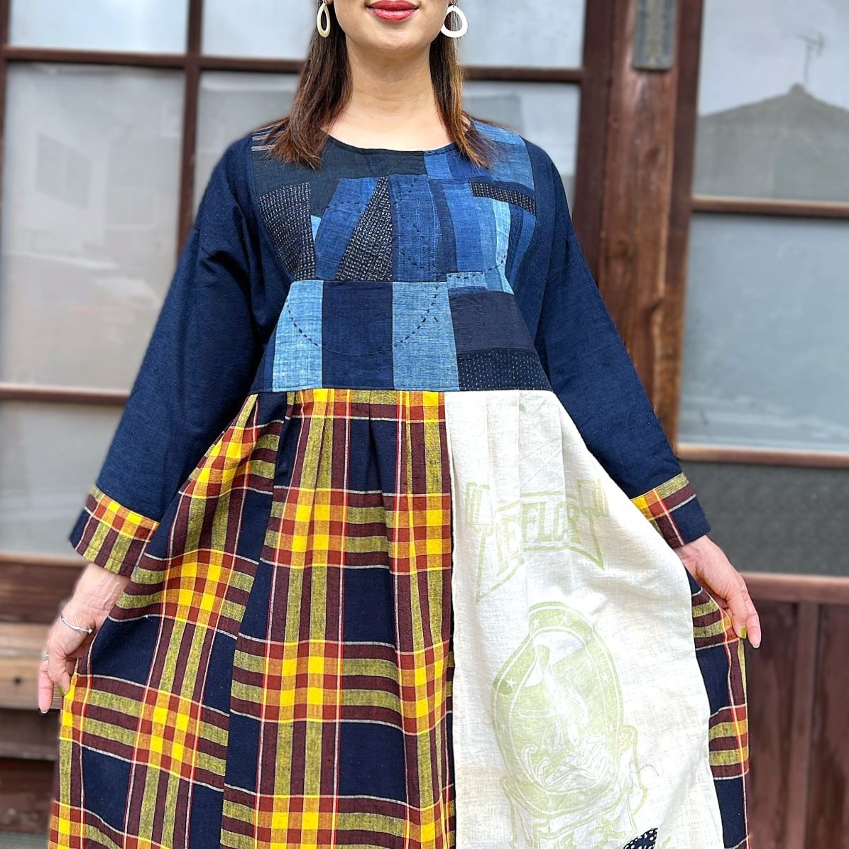 古布藍染　リメイク　ベスト　鳳凰柄　ビーズ刺繍　ハンドメイド S～L 古布リメイク ミニフード リバーシブルゆったり幅ベスト（幟旗（矢旗