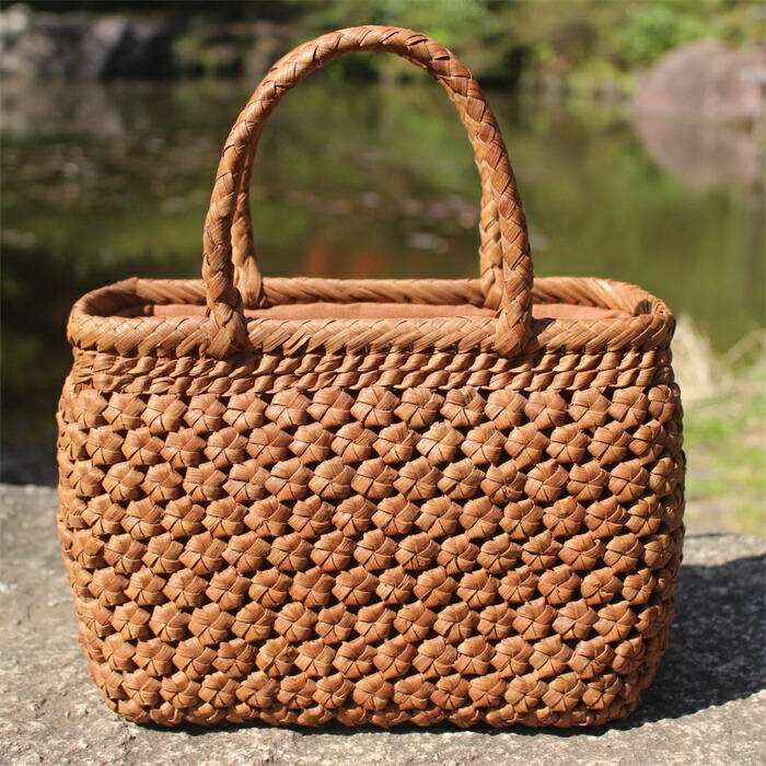 母の日 ギフト プレゼント 六角花結び編み 山葡萄 かごバッグ やまぶどう 山ぶどう カゴバッグ 持ち手 おしゃれ バスケット メルカド レディース ハンドバッグ 着物 籠バッグ 蔓 バック かご 巾着 職人の手作り 中布と内ポケット付き 送料無料