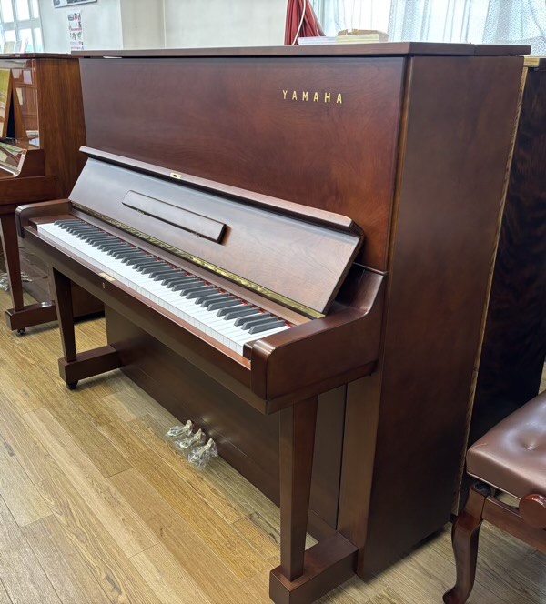 楽天市場】【中古再調整品アップライトピアノ】ヤマハ NO.U1（全塗装