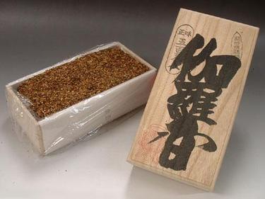 じめじめ人となりをリセット。雨季にこそ焚きたいお香