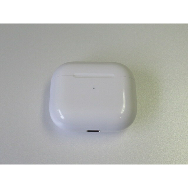 Apple - MagSafe充電ケース付きAirPods（第3世代）MME73J/A Apple AIRPODS（第3世代） MagSafe充電ケース付き 完全