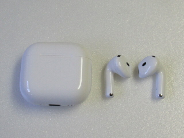 【中古品】Apple AirPods 4 アップル エアポッズ4 アクティブノイズキャンセリング A3059 A3055 A3056 ワイヤレスイヤホン 貨物輸送無料！ エアーポッズ 訳有