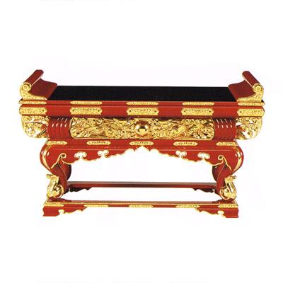 【寺院用】 焼香卓 須弥型通し彫 [朱塗/黒塗] 本金箔押 金具打 天巾2尺(60cm) 別上品(カシュー塗) 【納期目安：通常約3ヶ月後発送】