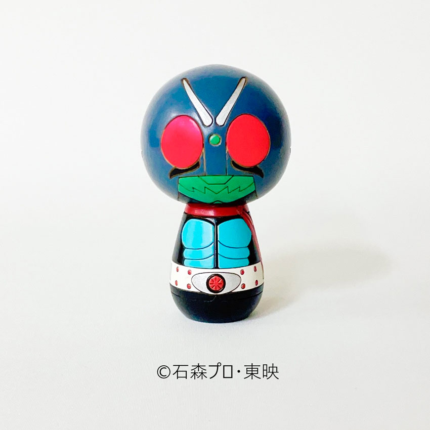 仮面ライダー こけし 1号 卯三郎こけし プレゼント ギフト かわいい おうち時間 暮らし 癒し インテリア 木製 日本製 伝統工芸品 父の日 贈り物 置物 グッズ 手作り 雑貨 手創り ハンドメイド 手造り 昭和仮面ライダー 卯三郎こけし コラボ コラボレーション