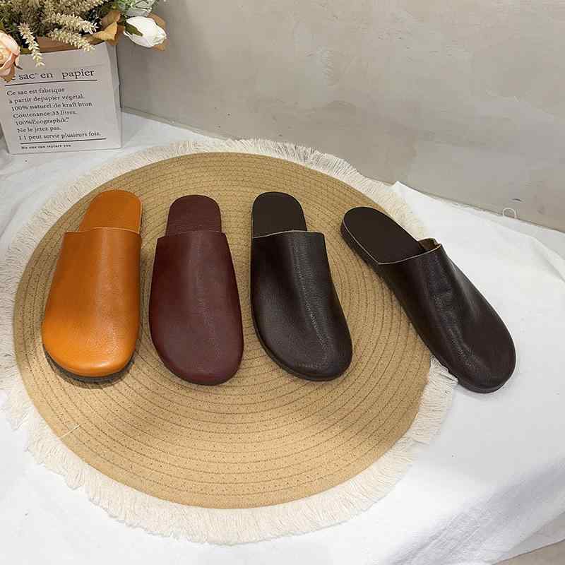 レディース サンダル 夏用 丸頭 平底 牛革 レトロ つま先カバー 軽量 真皮 革 快適 履き心地 カジュアル 日常使い スタイリッシュ