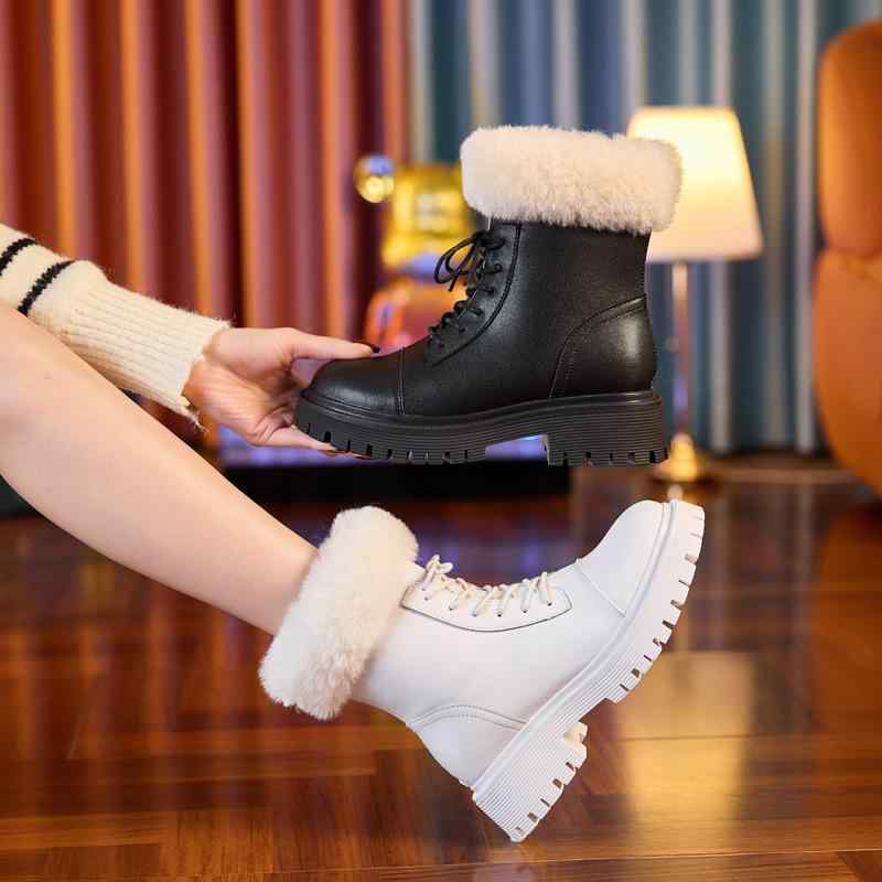 アンクルブーツ レディース 革 厚底 内増高 秋冬 暖か スタイル ブリティッシュ 低身長対応 ショート インソール ヒールアップ フリースライニング ワーク コーデ 普段使い 快適 履き心地