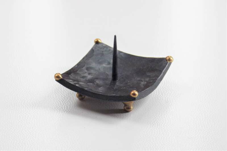 Kokoshock Japan Handmade Gem Product The 大與鉄製燭台 Corner The 大與鉄製燭台 Corner Plate Work Formal Way Fire Massivity Every Direction Quadrangle Square Brass Interior Pure Domestic Production Living