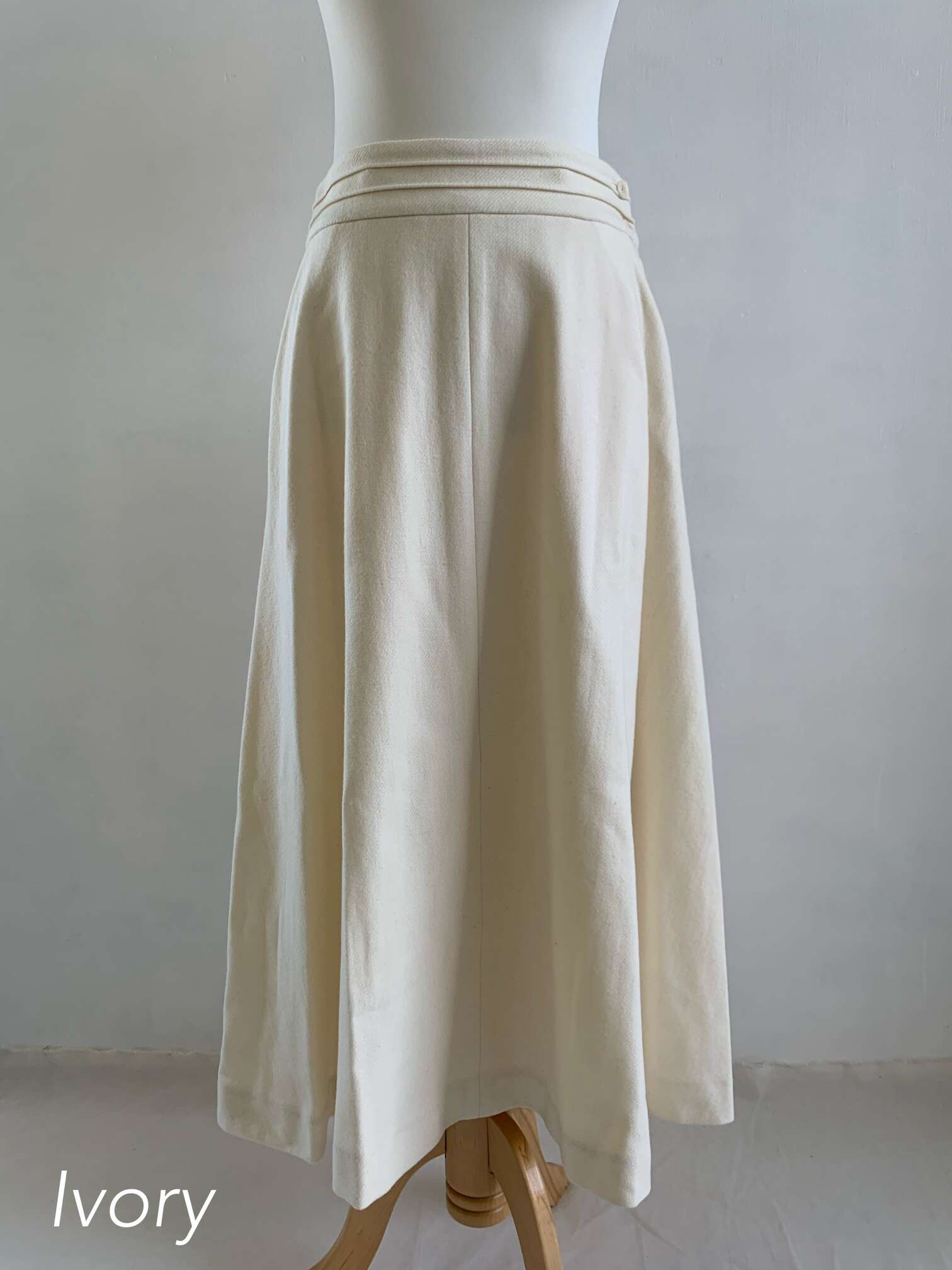【Bilitis dix-sept ans】 Wool Suspender Skirt ビリティス・ディセッタン ウール サスペンダー スカート フレア タック Ivory Camel 2912-391 KOKO｜KOKO