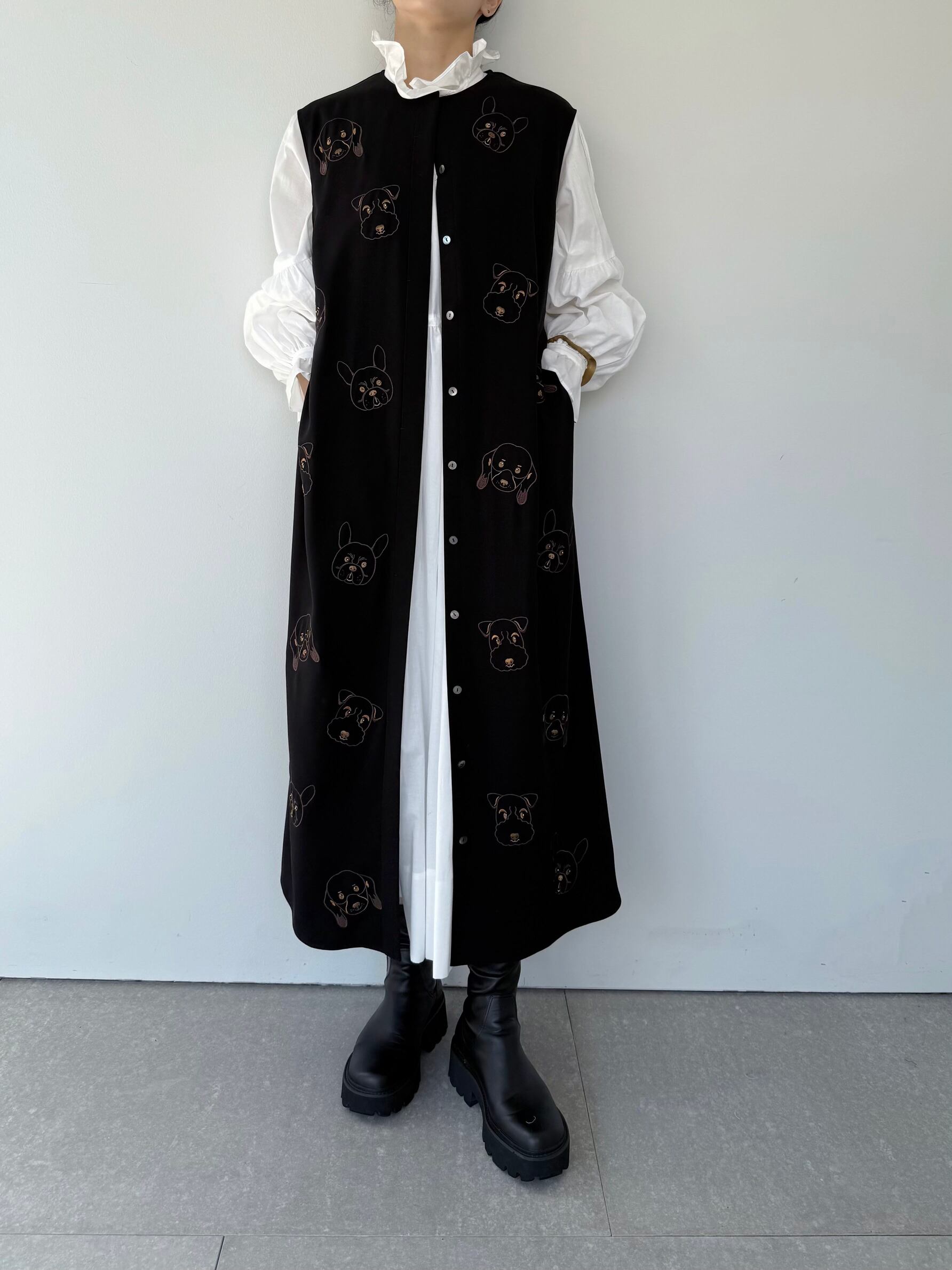 【MUVEIL】 イヌ刺繍ワンピース ミュベール ロングジレ ビーズ ノースリーブ 2WAY シュナウザー ダックスフント フレンチブルドッグ Brown Black MA252FA003 KOKO