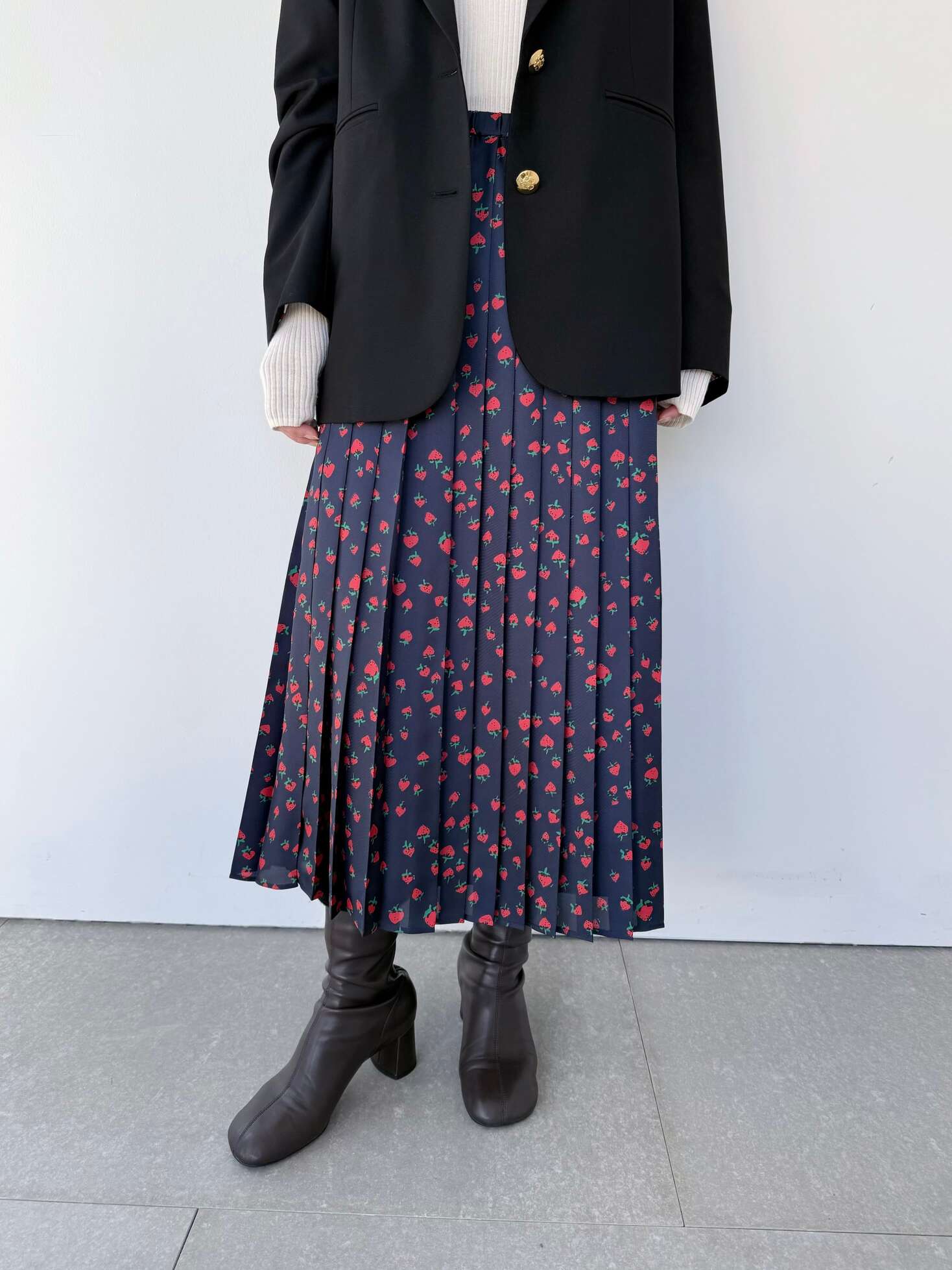 【MUVEIL】 イチゴプリントプリーツスカート ミュベール 制服 イチゴ柄 エレガンス プリーツスカート Camel Navy MA254FS004 KOKO|KOKO
