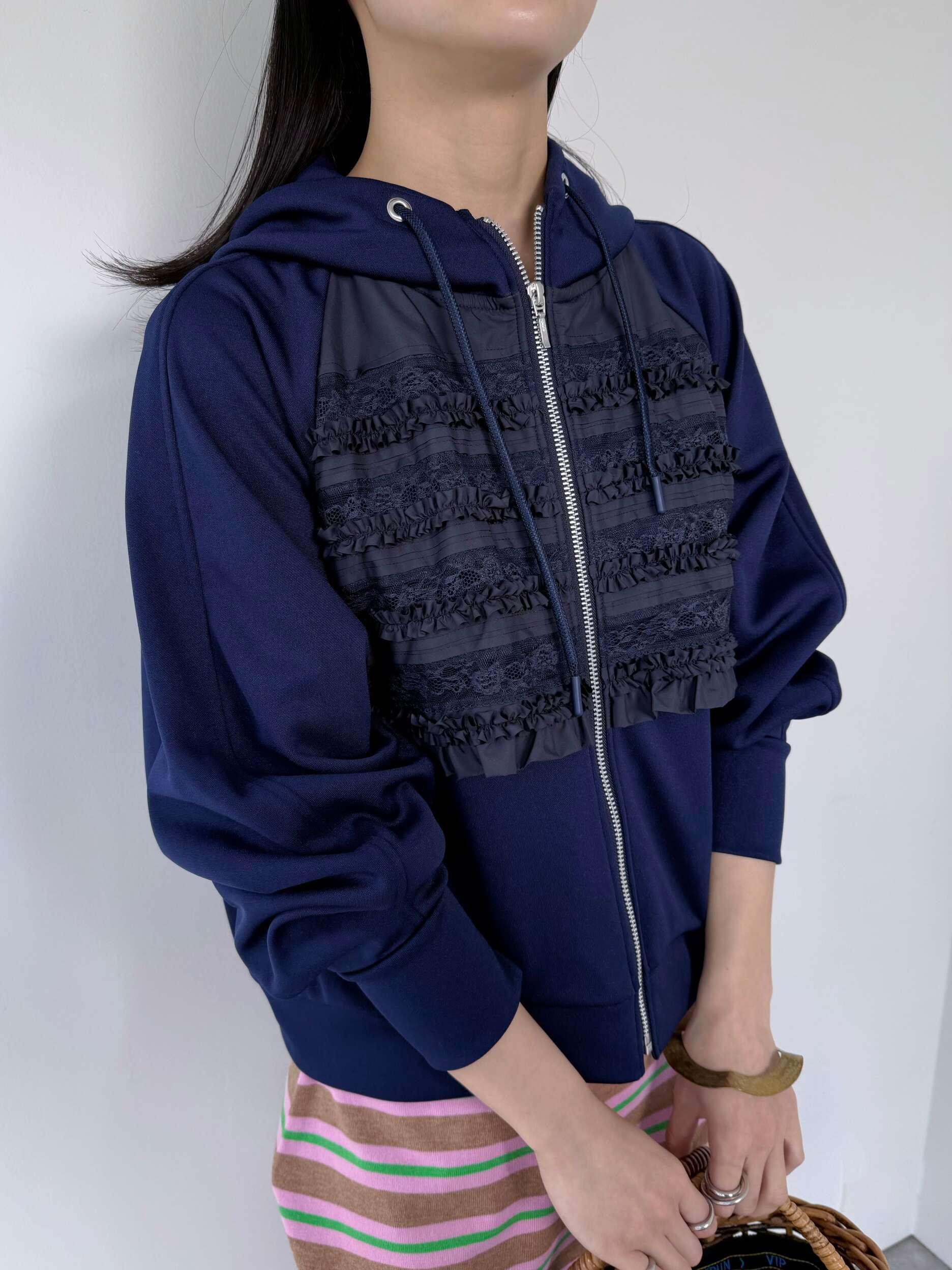 【MUVEIL】 レースパーカー ミュベール レトロ フーディー レース サテン ギャザー エレガント ジップアップパーカー 長袖 Navy MA254UTS006 KOKO