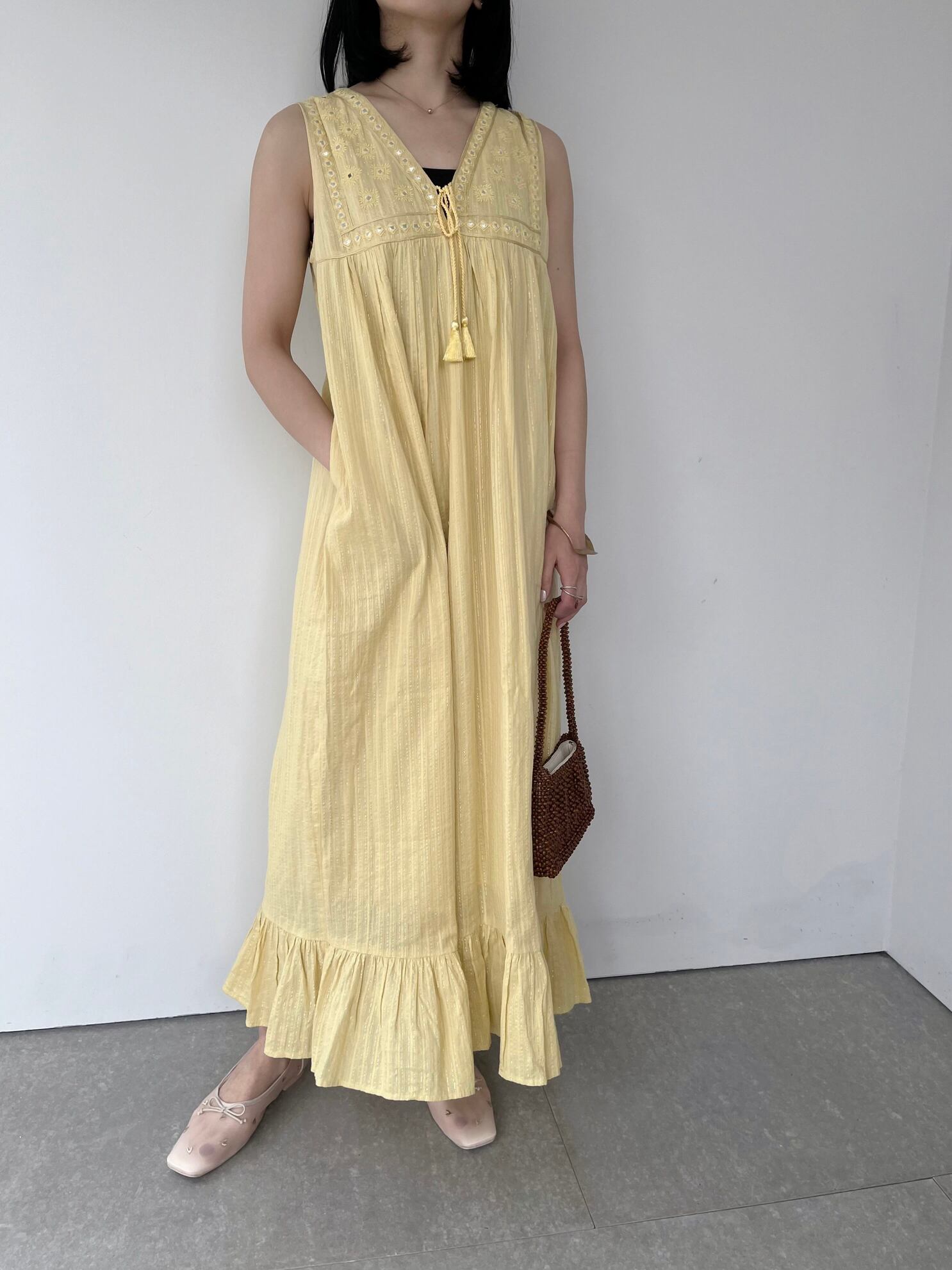 【Sara Mallika】 Cotton Strip Jaquard Mirror Embroidery Dress サラマリカ コットン ストライプ ジャガード ドレス ギャザー Vネック 刺繍リゾート Ecru Yellow Navy 020551SK2 KOKO