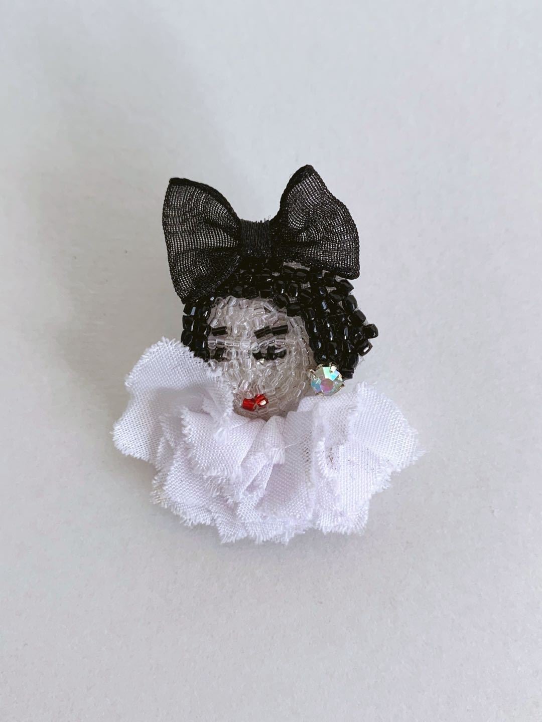 マリアンヌバトル　ブローチ　イブサンローラン 615d7b27389a96fd2a5ca2959dcc09