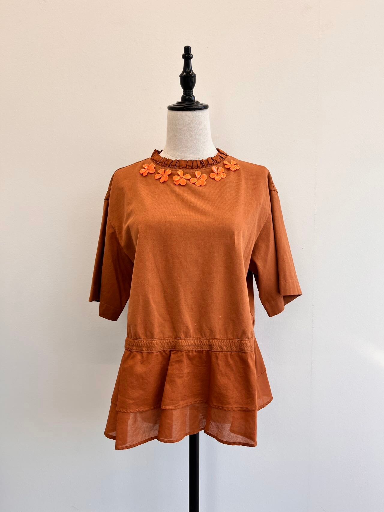 【MUVEIL】　 製品染Tシャツ MA231UTS005 ミュベール 裾フリル ビーズ Pink Brown