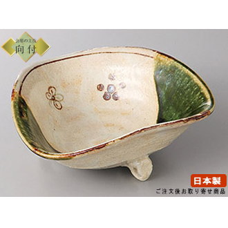 日本製 向付 お皿 織部鉄仙三つ足向付 1個 業務用 食器 和食器 陶器 土物 瀬戸物 会席料理 お膳 器 皿 鉢 盛り皿 料理 お刺身 和食 盛り付けに 高級感 素敵 足付き 向付鉢 来客用 料理店 飲食店 旅館 ホテル 割烹 食器洗浄機可能 電子レンジ対応