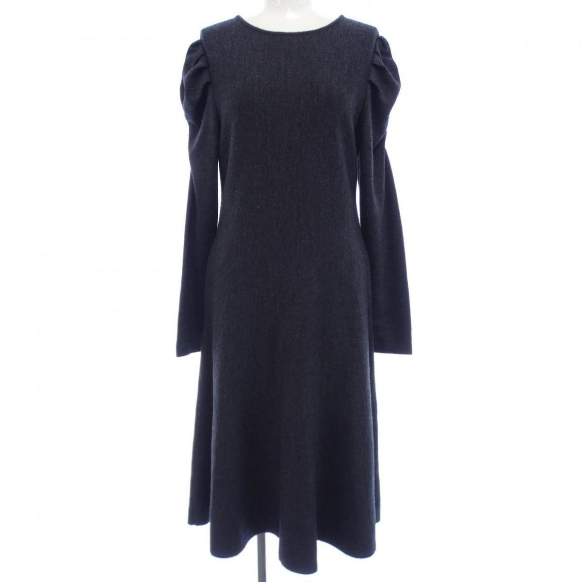 美品✨Rene ルネ ノースリーブワンピース 34 フォーマル タック入り 美品✨Rene ルネ ノースリーブワンピース 34 フォーマル タック入り