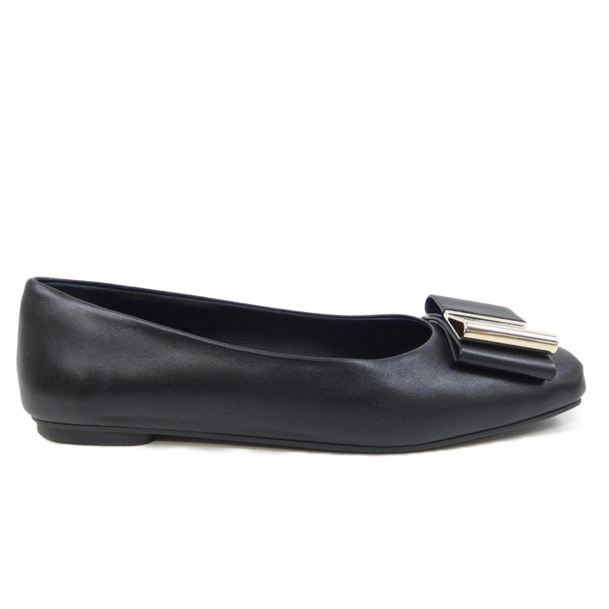 サルバトーレ　フェラガモ　ヴァラ金具　フラット　ラバー シューズ　黒　金　6 FERRAGAMO フェラガモ ラバーシューズ レディース Salvatore