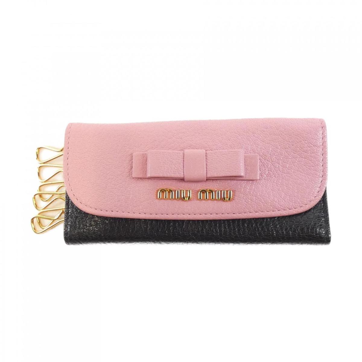 新品未使用miumiuキーケースネイビーミュウミュウ ミュウミュウ Miu Miu MIUMIU キーケース MATELASSE マテラッセ