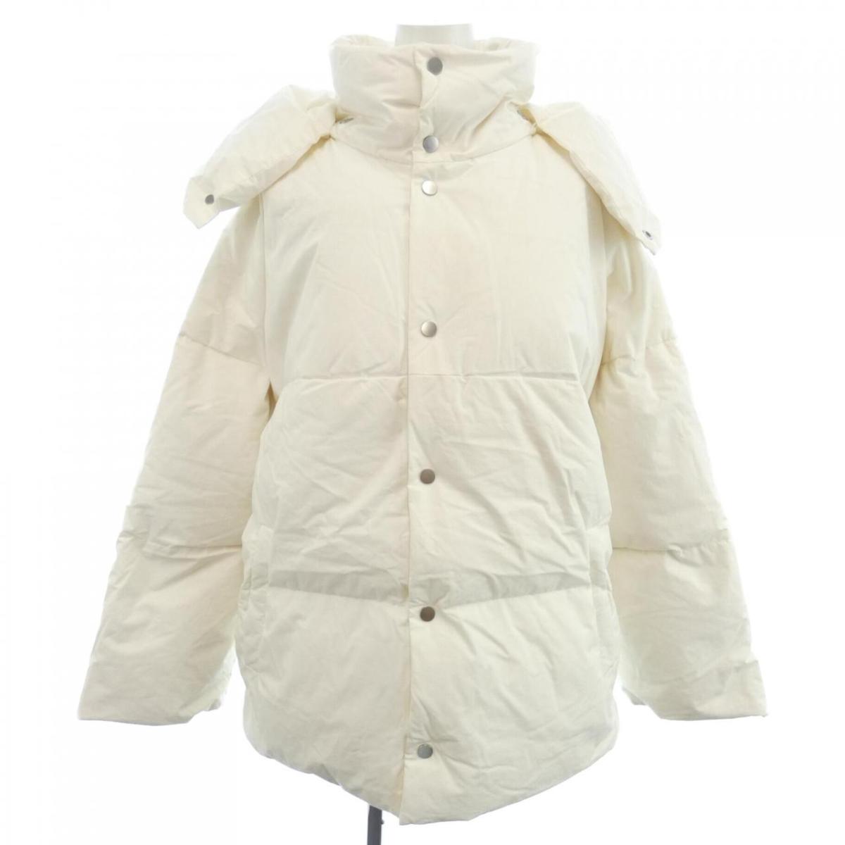 極美品✨ボッテガヴェネタ ダウンジャケット 665999 VKH50 アイボリー 極美品✨ボッテガヴェネタ ダウンジャケット 665999 VKH50 アイボリー