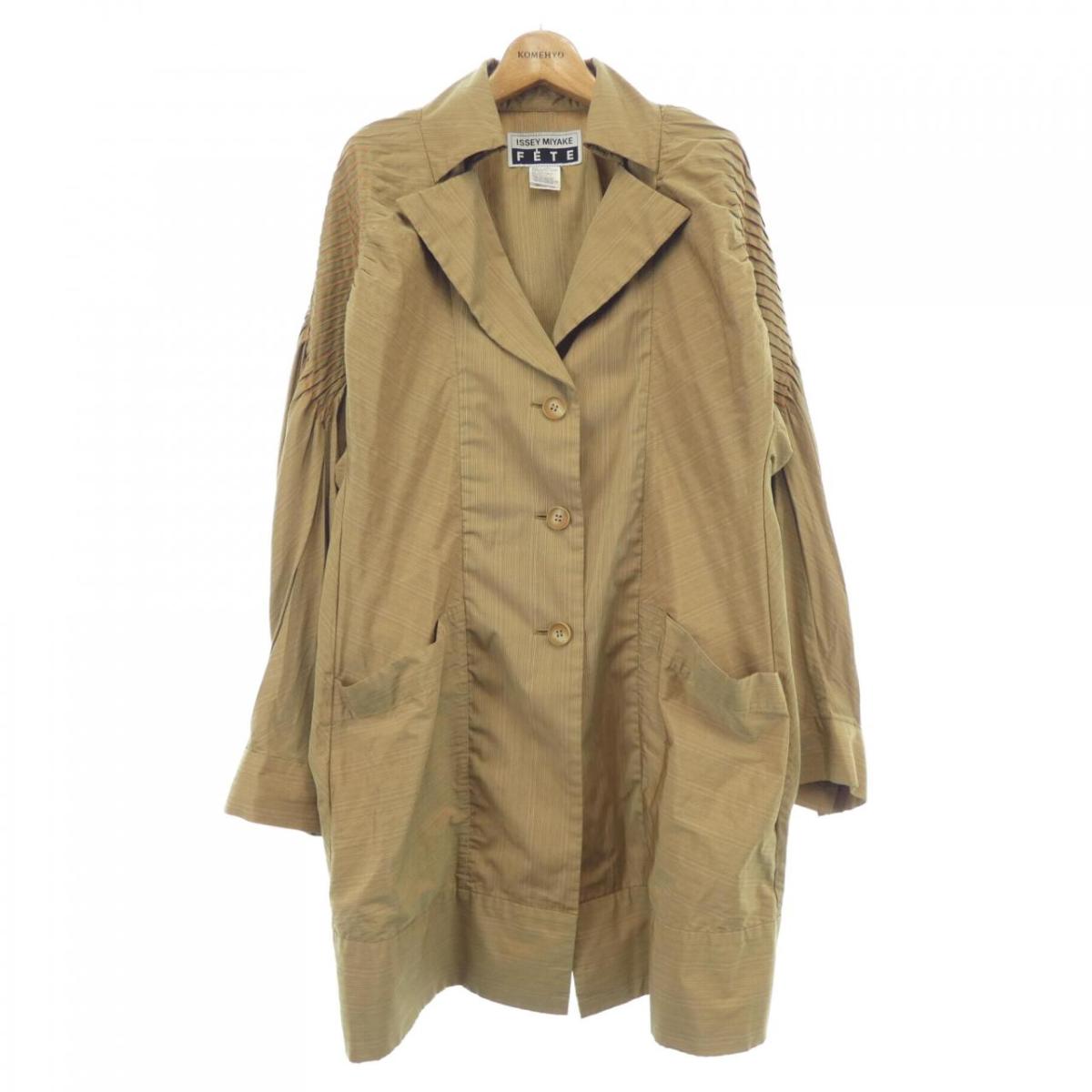 イッセイミヤケ ISSEY MIYAKE コート【中古】