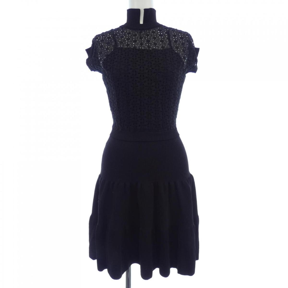 RED VALENTINO レッドバレンティノ　フルジップ　ワンピース　黒 RED VALENTINO 刺繍レース ワンピース ブラック レッド