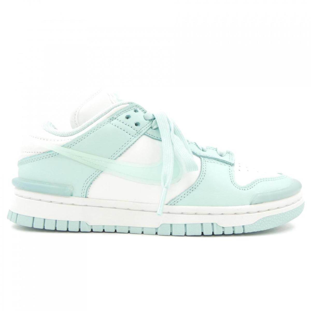 ナイキ NIKE スニーカー【中古】