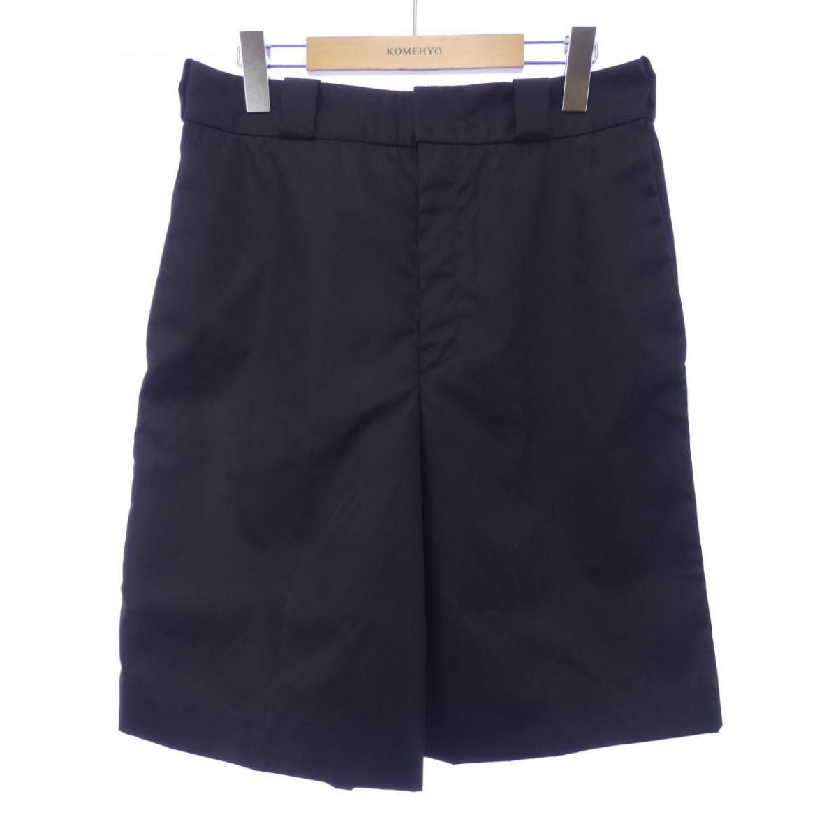 PRADA ブラックショートパンツ サイズ40 PRADA ブラックショートパンツ サイズ40 PRADA（プラダ