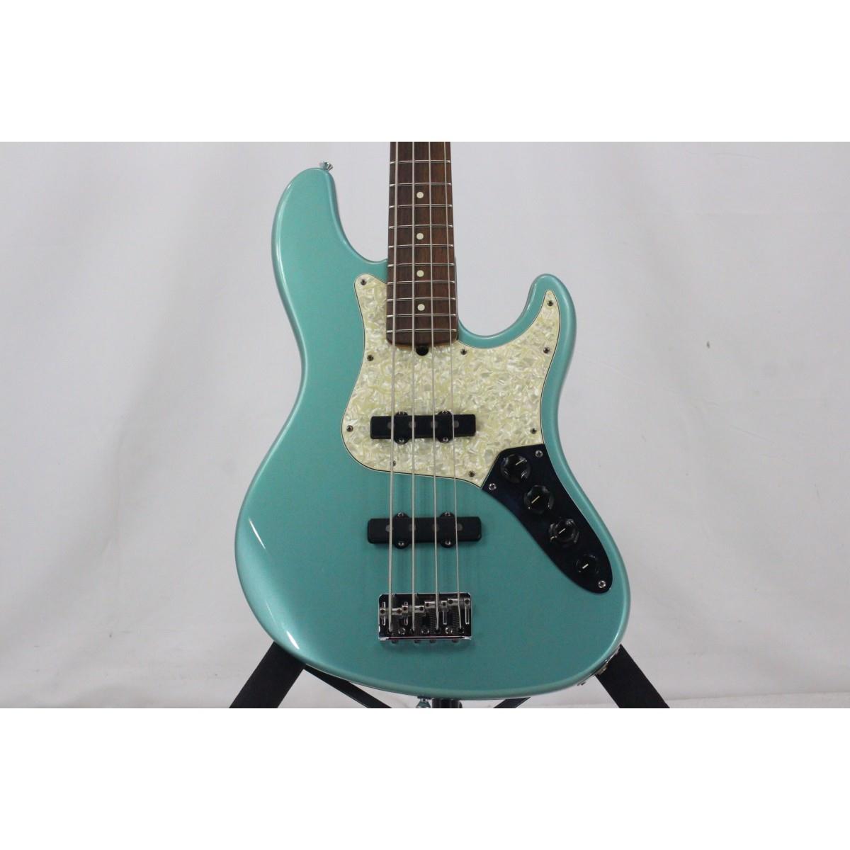 ＦＥＮＤＥＲ　ＡＭＥＲＩＣＡＮ　　ＤＥＬＵＸＥ　ＪＡＺＺＢＡＳＳ【中古】｜KOMEHYO ONLINESTORE 店 107,800円