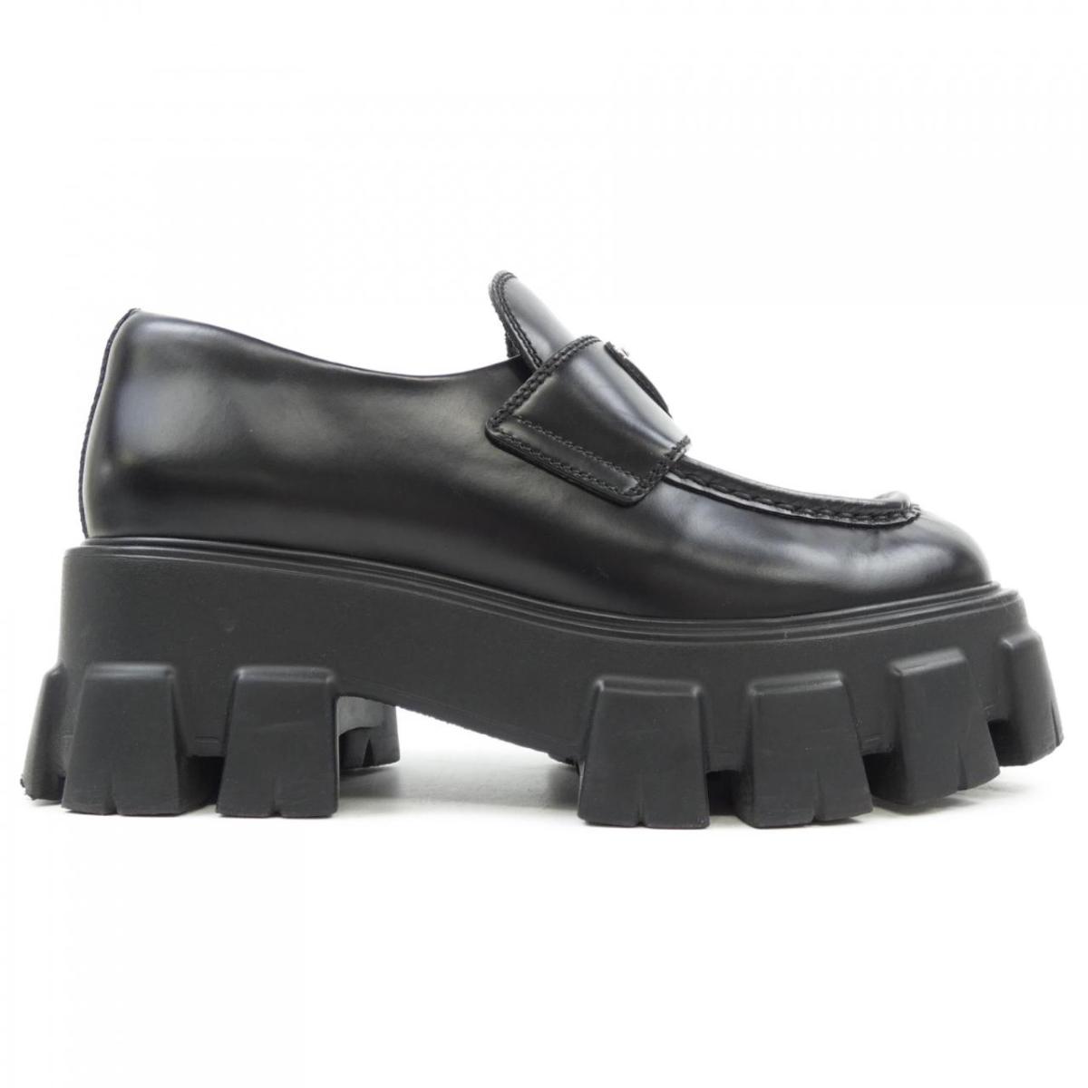 PRADA モノリス ポインテッドトゥ プラダ ローファー シューズ 楽天市場】プラダ モノリス ポインテッドトゥ 厚底 三角ロゴ