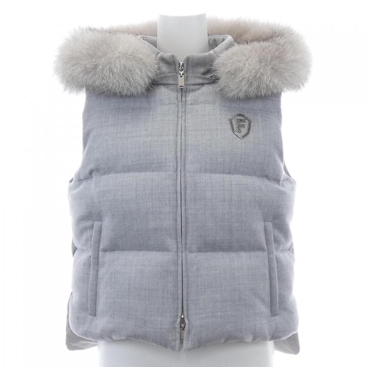 FOXEY フォクシー　中綿ダウンベスト　シルバーフォックス　ファー　38 FOXEY フォクシー中綿ダウンベストシルバーフォックスファー38