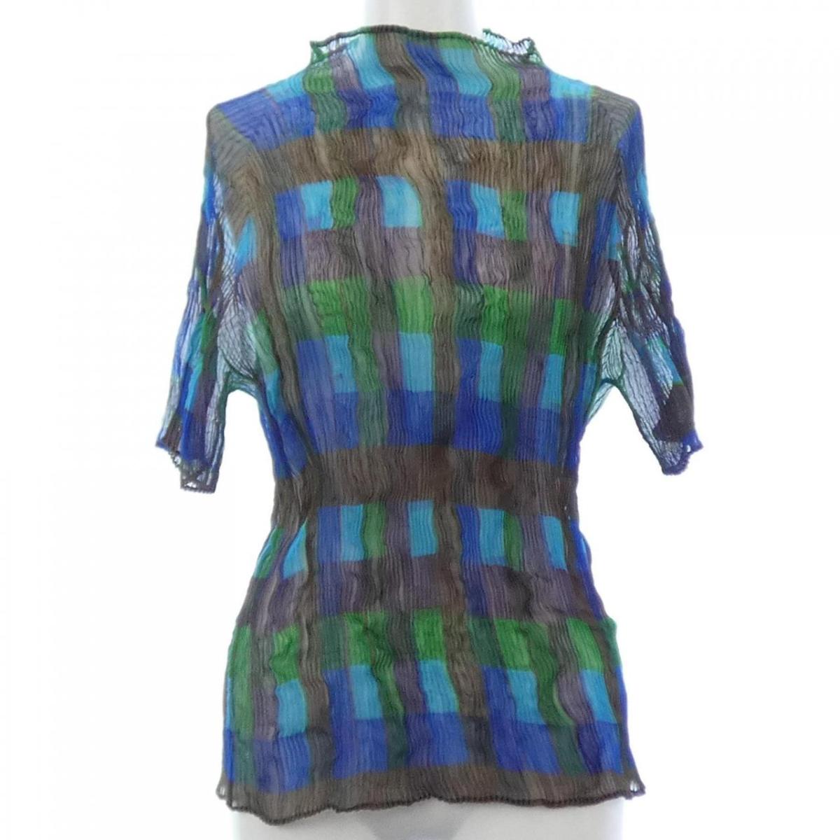 イッセイミヤケ ISSEY MIYAKE IM04FJ927 トップス【中古】