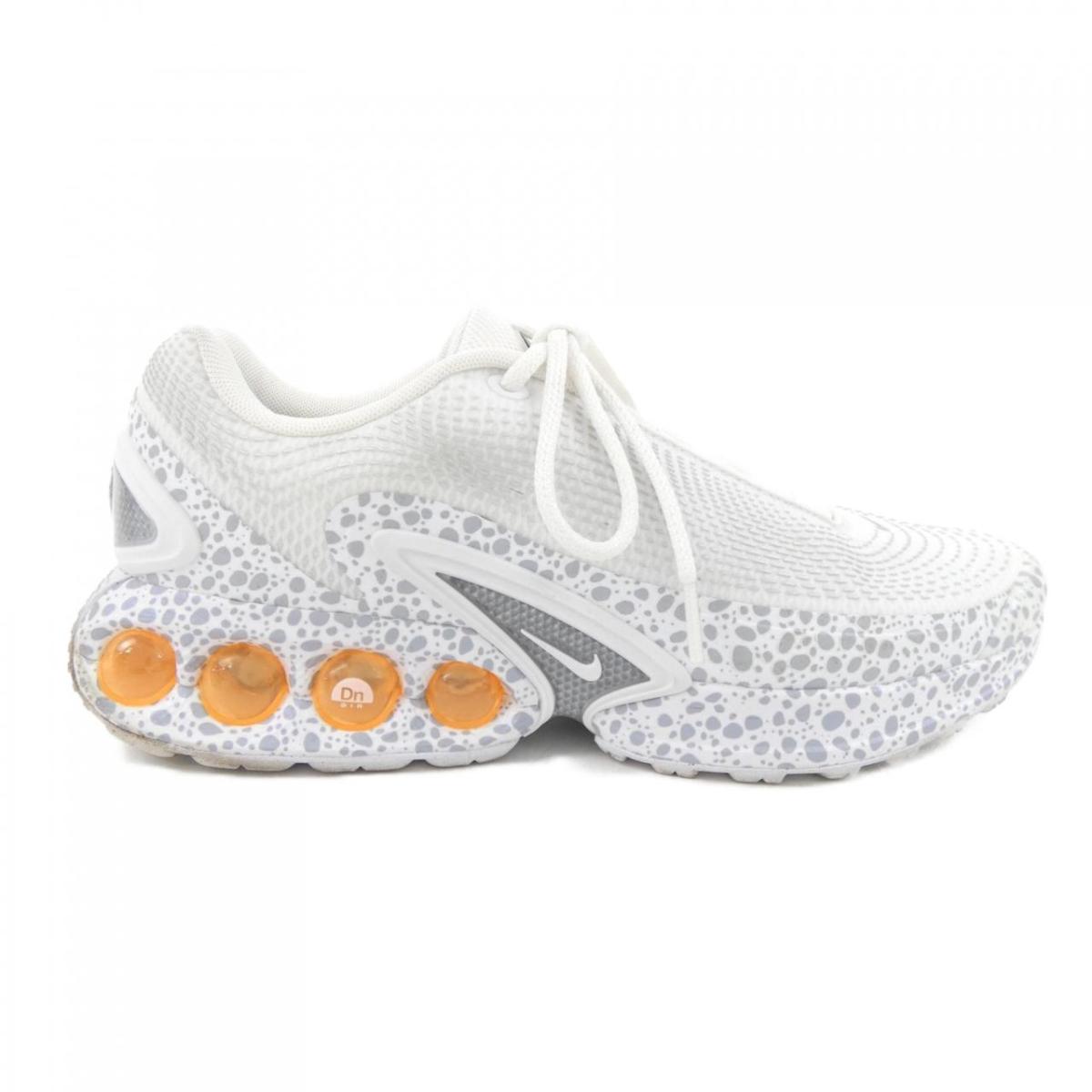 ナイキ NIKE HM0811-100 スニーカー【中古】