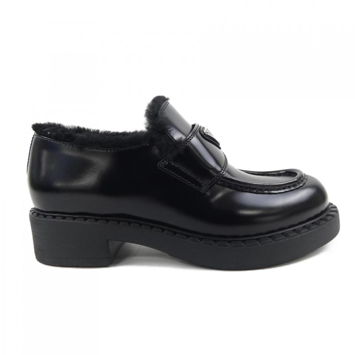 プラダ PRADA ３角形ロゴタイプ 1D246M シューズ【中古】